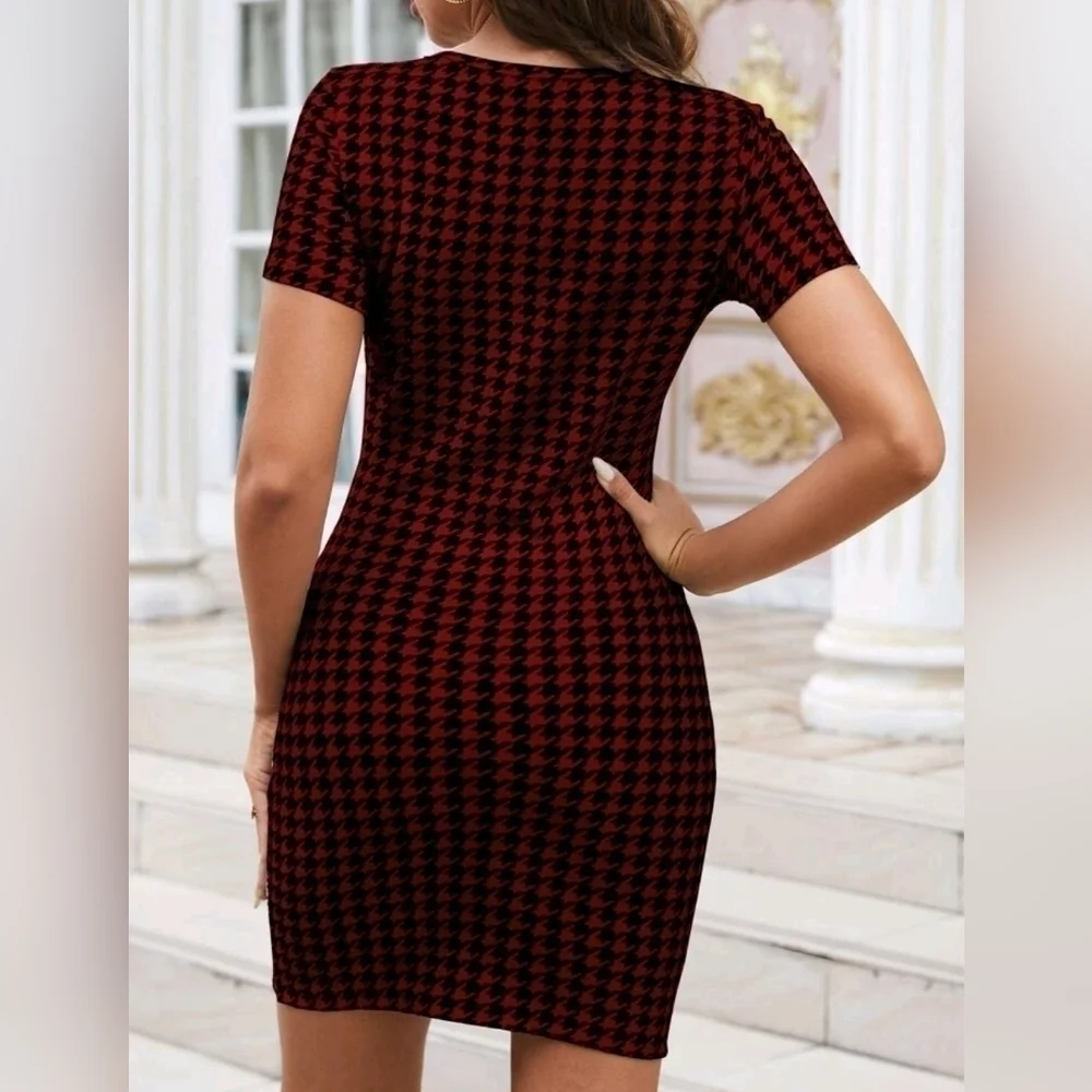 Women's Houndstooth Print Knitted Fitted Dress, Size Large Without Belt - Picture 4 of 5